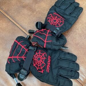 Youth Spyder gloves.  Size small.